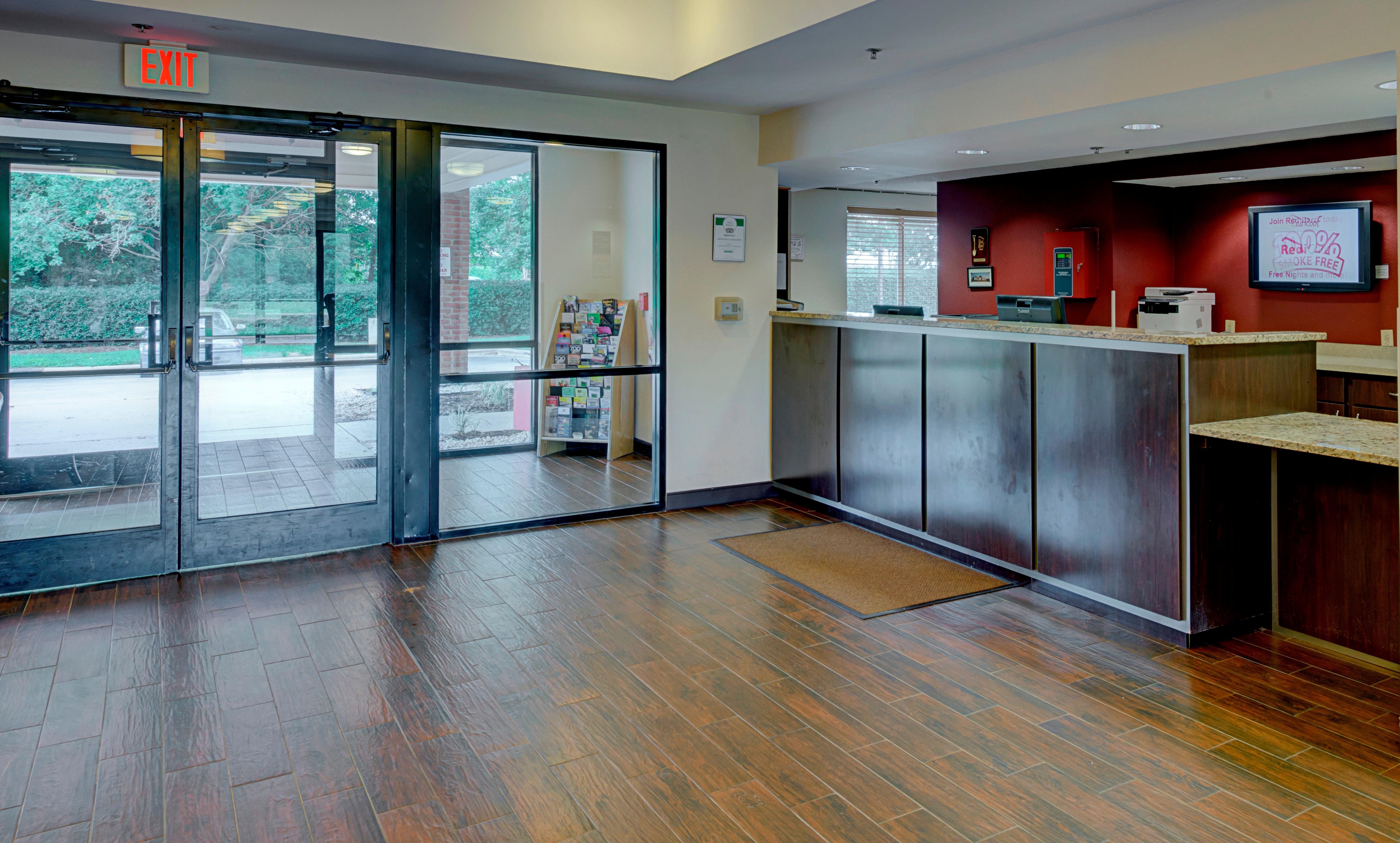 Red Roof Inn Plus Raleigh Downtown Ncsu Conv Center Ngoại thất bức ảnh